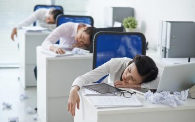 trabajadores de seguridad cansados